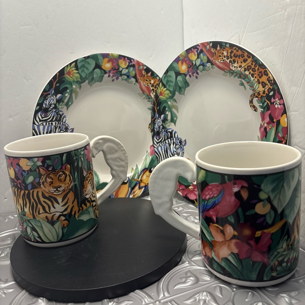 Rainforest Vitromaster Exquisite Vintage Pair of Cups Parrot Handle with 2plates